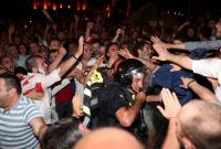 Массовые протесты в Тбилиси: почему люди вышли на улицы (фото)