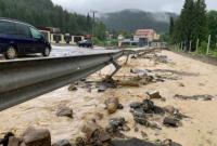 ДСНС: из-за паводков на западе Украины остаются поврежденными более 500 км дорог