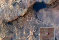 В NASA показали снимок аппарата Curiosity, сделанный с орбиты Марса