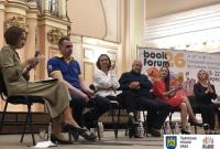 Сенцов во Львове презентовал книгу, написанную в российском заключении