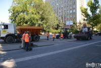 У центрі Миколаєва через візит Зеленського вдруге за літо ремонтують дорогу, - ЗМІ