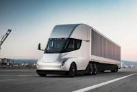 Электротрак Tesla Semi сможет проезжать на одной зарядке до 1000 км