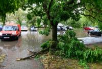 Зірвані дахи і затоплені вулиці: Польщею прокотився потужний буревій